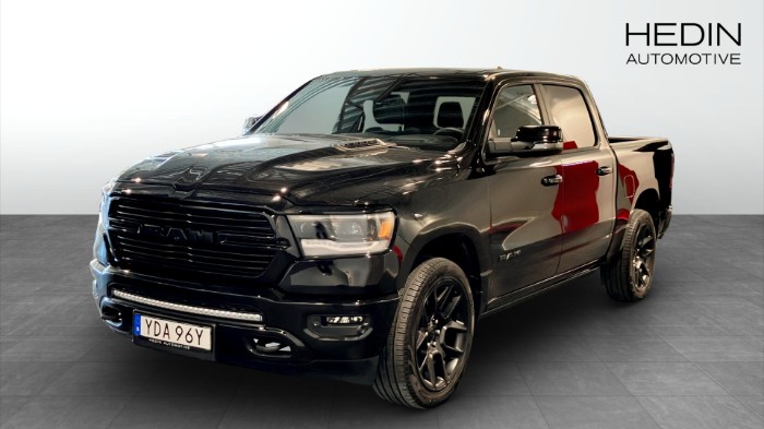 4X4 CREW CAB LARAMIE NIGHT EDITION