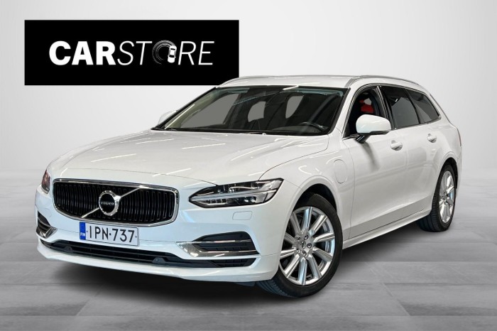 T8 AWD Momentum aut // Adapt.Vakkari / Kamera / PA-lämmitin / Koukku //