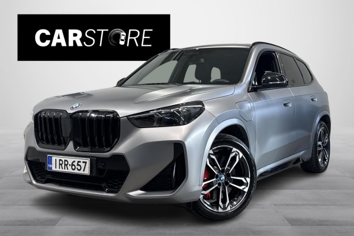 U11 25e xDrive Charged Edition M Sport // Koukku / Sähköpenkit / Harman Kardon / Panorama //