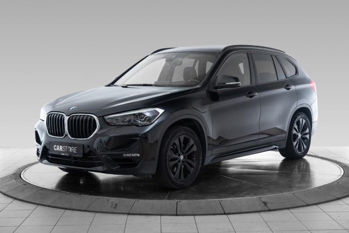 xDrive25e Sport Line