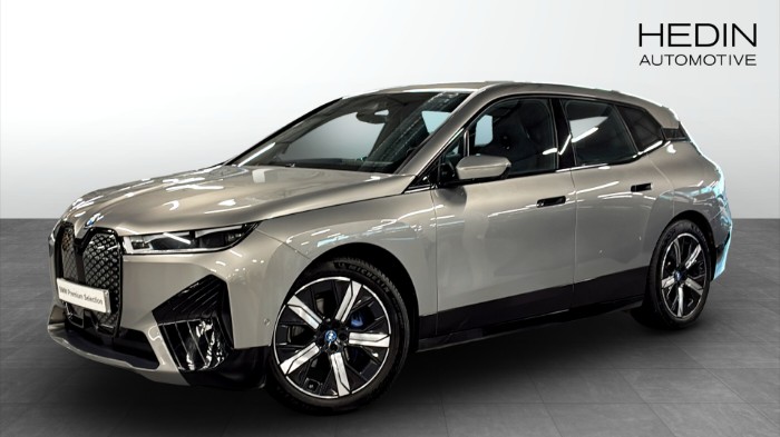 xDrive40 Sportpkt Innovation Head-up Driving Assist Pro H/K