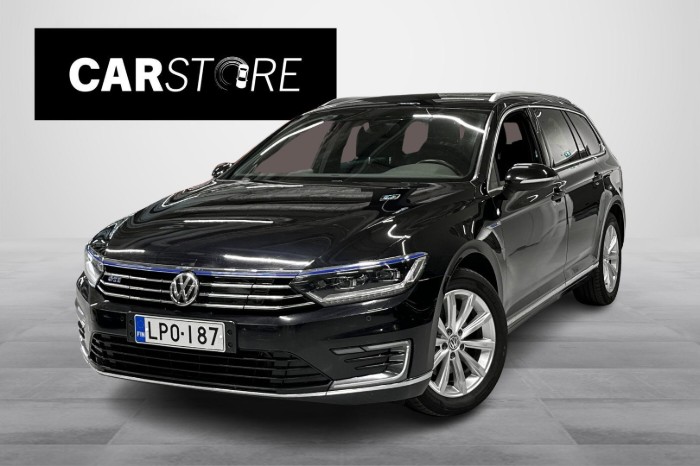 Variant GTE Plug-In Hybrid 160 kW (218 hv) DSG // Vetokoukku / Webasto / ACC / Kamera / Alcantara
