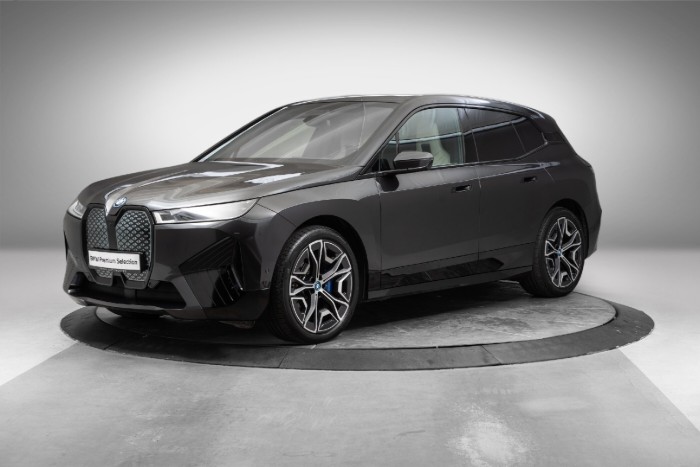 xDrive40 Fully Charged (K)