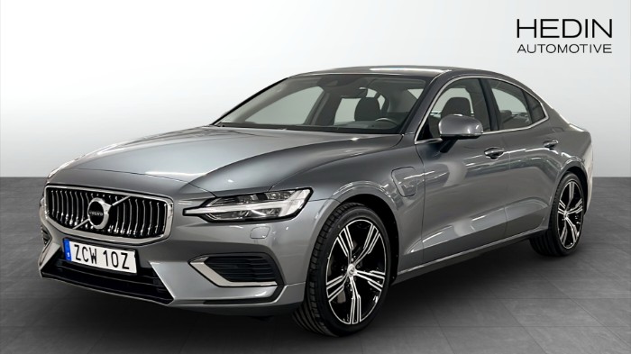 Recharge T8 AWD Geartronic Inscription / H&K / 19"