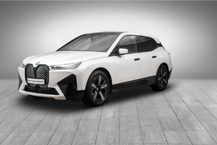 xDrive40 Fully Charged (K)