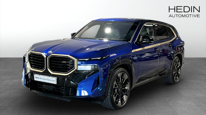 4.4 V8 + 29.5 kWh xDrive B&W / Drag / 23"