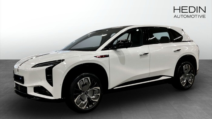 LONG RANGE 111KWH 2WD