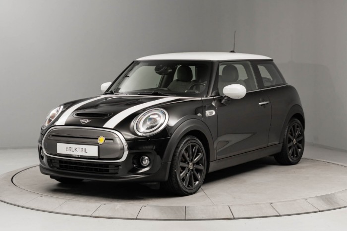 Cooper SE Experience 3-d