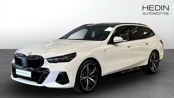 xDrive Touring M Sport Business Pano Drag