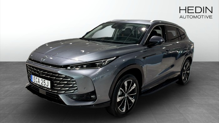 LUXURY PLUG-IN HYBRID