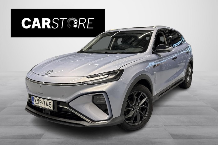 Luxury // ACC / CarPlay & Android Auto / Panorama / 2 x Renkaat / Keyless / 360 Kamera / Nahat!