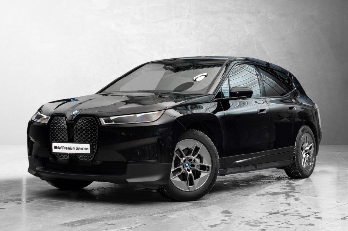 xDrive40 Fully Charged