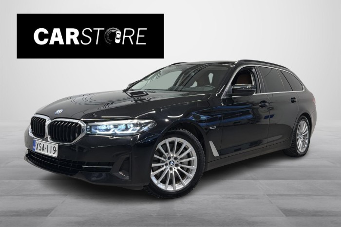 G31 Touring 530e xDrive A Charged Edition // Vetokoukku / Peruutuskamera / Kahdet renkaat & Vanteet