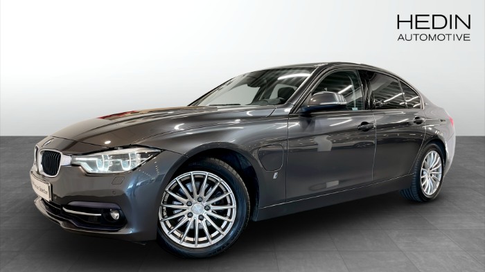 Sedan  Sport Line Navigation Hifi Tonade rutor Backkamera