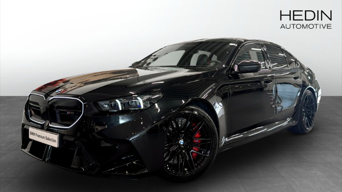 xDrive Sedan  Saphire svart Merino DAP Carbon