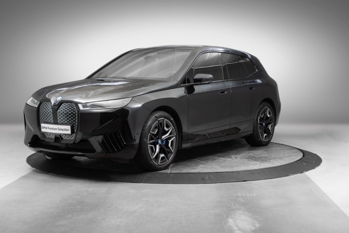 xDrive40 Fully Charged