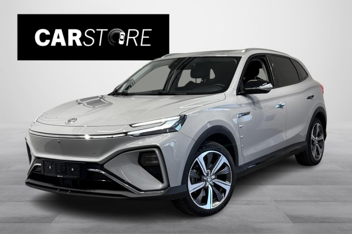 Performance AWD // 2 x Renkaat / Bose / 360°kamera / Ilmalämpöpumppu / Panorama / LED-Matrix valot