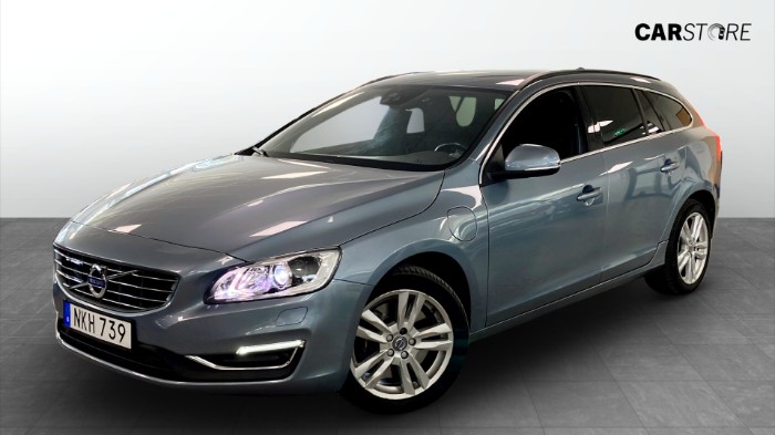 D5 PHEV AWD 231hk|Classic Momentum|Värmare|Navi|