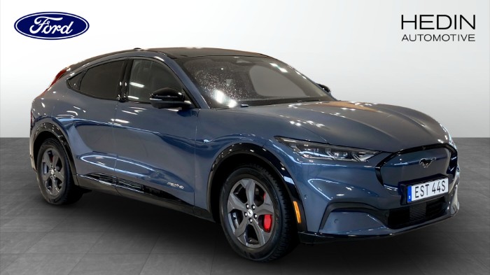 Standard Range AWD | Teknikpaket + | Panorama