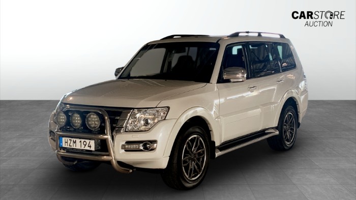 MITSUBISHI PAJERO