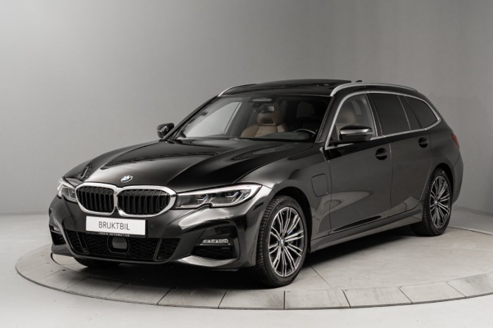 330e xDrive Touring