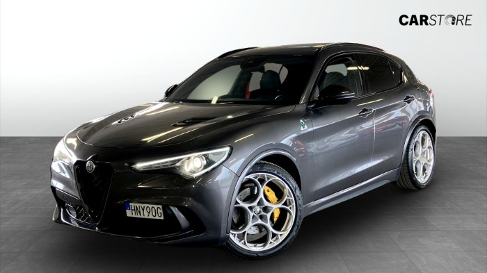 QUADRIFOGLIO 2,9 V6 510HK AKRAPOVIC|H/K|Pano|Navi|MOMS|