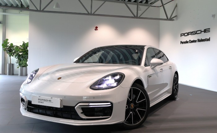4 E-Hybrid ST Platinum Edition 462hk