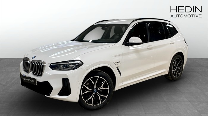 30e xDrive M-sport Värmare Drag Backkamera HiFi Carplay