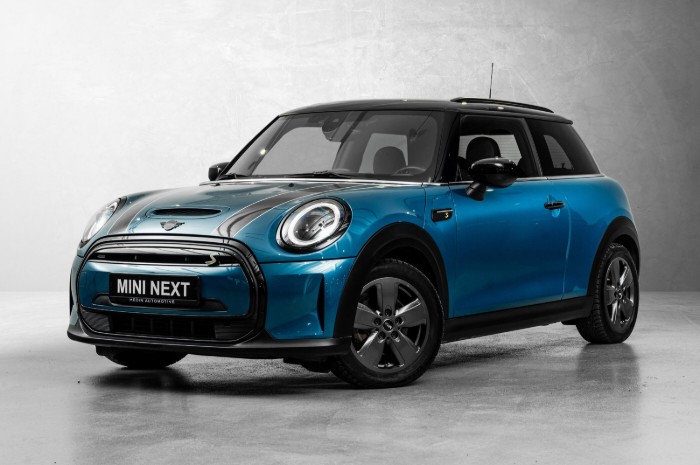 Cooper SE Essential 3-d