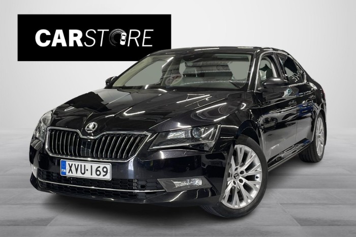 1,5 TSI ACT Style BusinessLine DSG Autom. // Webasto / Vetokoukku / Canton / Kamera / Muistipenkki