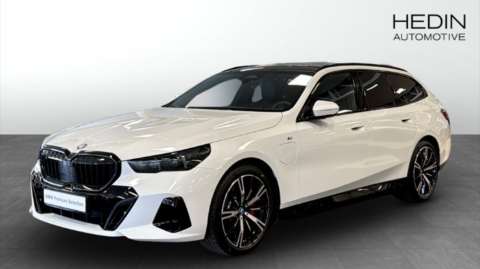 xDrive Touring M Sport Pro Business Pano Drag