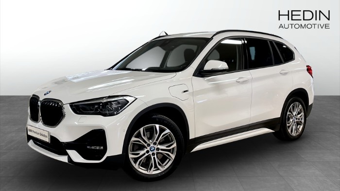 xDrive25e Sport Navi Värmare Head-up Backkamera Aktiv farth