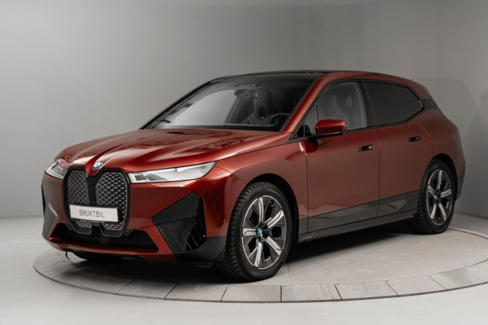 xDrive40 Fully Charged (K)