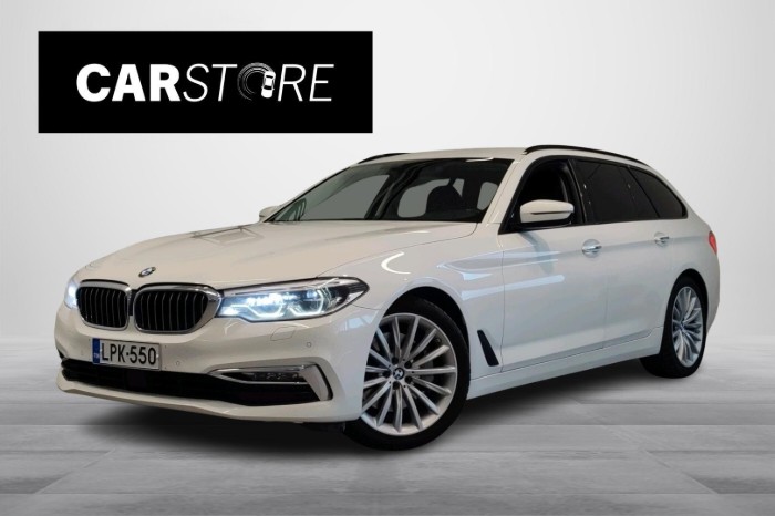 G31 Touring  530d // Harman & Kardon / HUD / Adaptv. vakkari / M-Sport alusta / Black Panel /BLIS //
