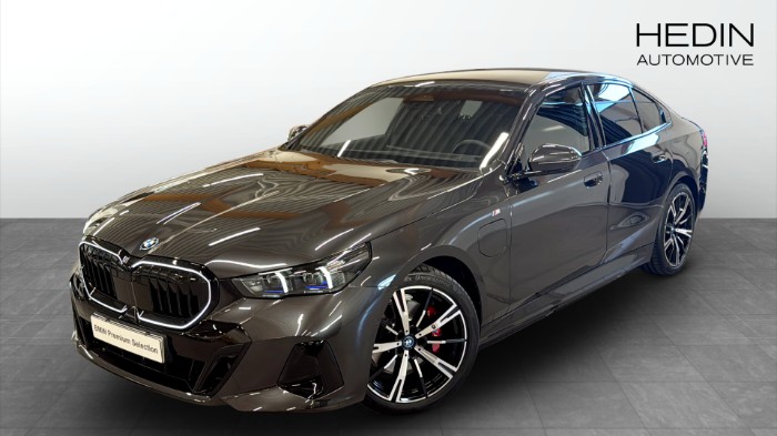 xDrive Sedan MSport Pro Innovation Travel Drag Adptv Fhållare