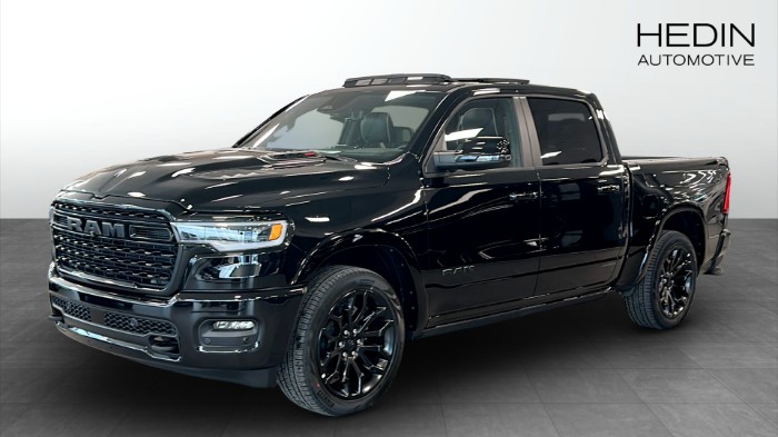 RAM 1500 LIMITED CREW CAB