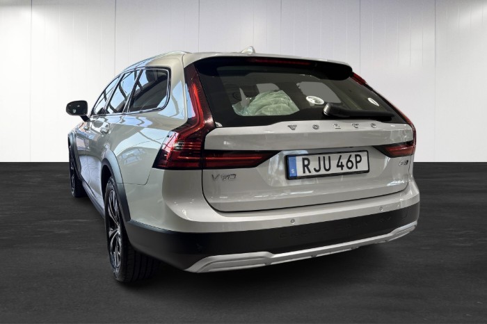 V90 Cross Country