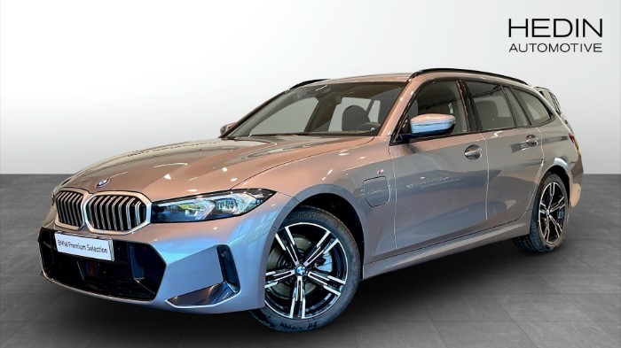 330E XDRIVE M Sport Drag Harman Kardon