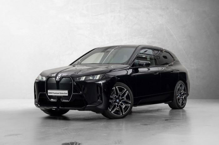 xDrive60 Fully Charged (K)