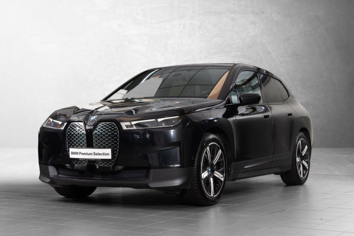 xDrive40 Fully Charged