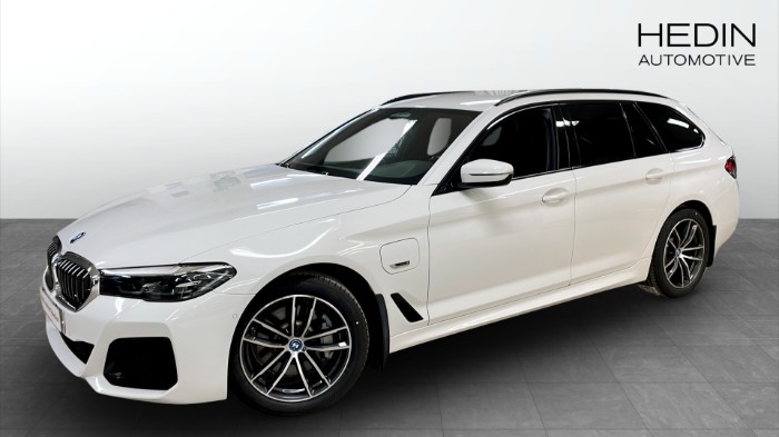 Hybrid xDrive Touring M-sport Aktiv farth Värmare Drag GPS