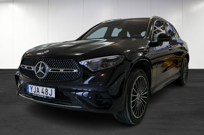 300 de 4MATIC  AMG Premium / Panorama / Dragkrok