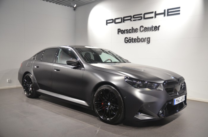 xDrive / Frozen Deep Grey Metallic / VAT