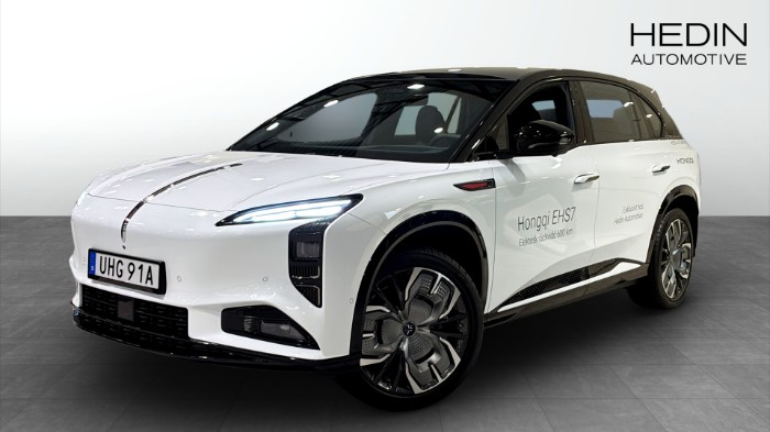 85 KWH DEMO - En rymlig och bekväm familjebil som kombinerar utrymme med prestanda
