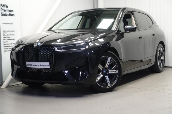 xDrive40 Charged Plus