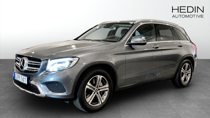 220 D / PARKERINGSVÄRMARE / DRAGKROK / BACKKAMERA