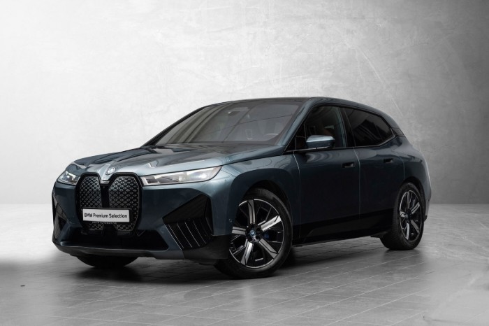 xDrive40 Fully Charged