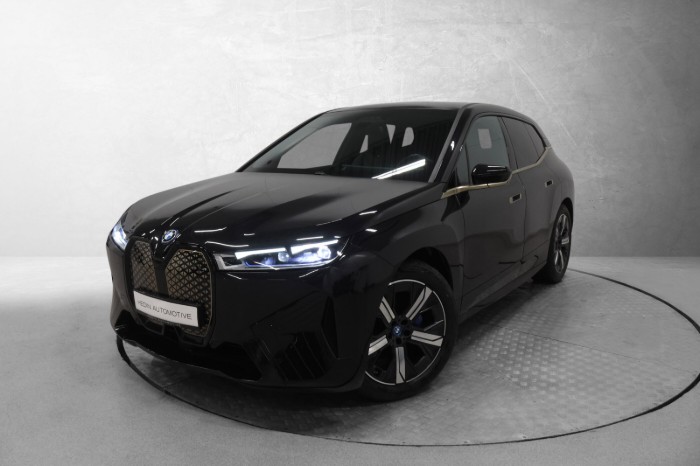 xDrive40 Charged Plus