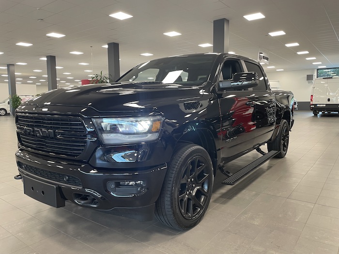 1500 Laramie