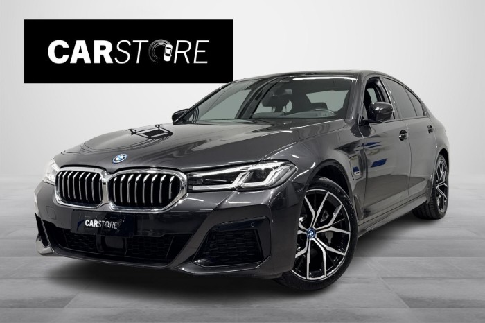G30 Sedan 530e xDrive M Sport // HUD / H&K / Panoraama / Adaptv. vakkari / Comfort -istuimet //